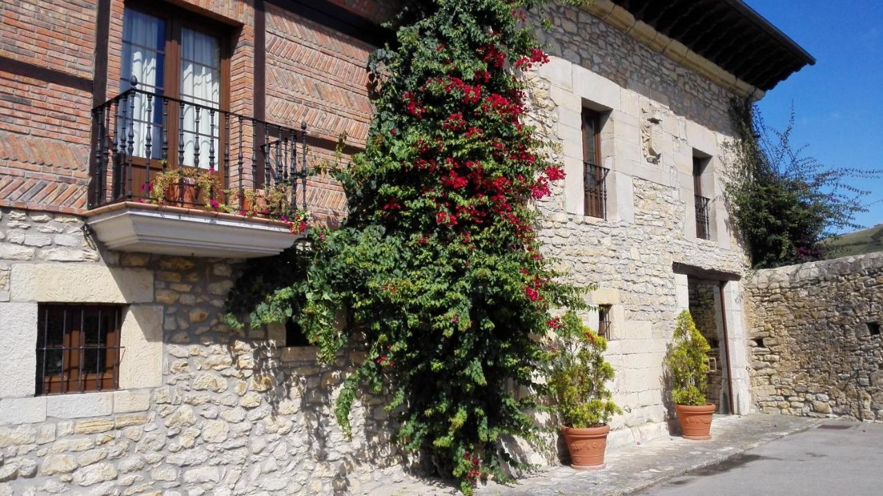 Hotel Casona Los Caballeros Santillana del Mar Extérieur photo