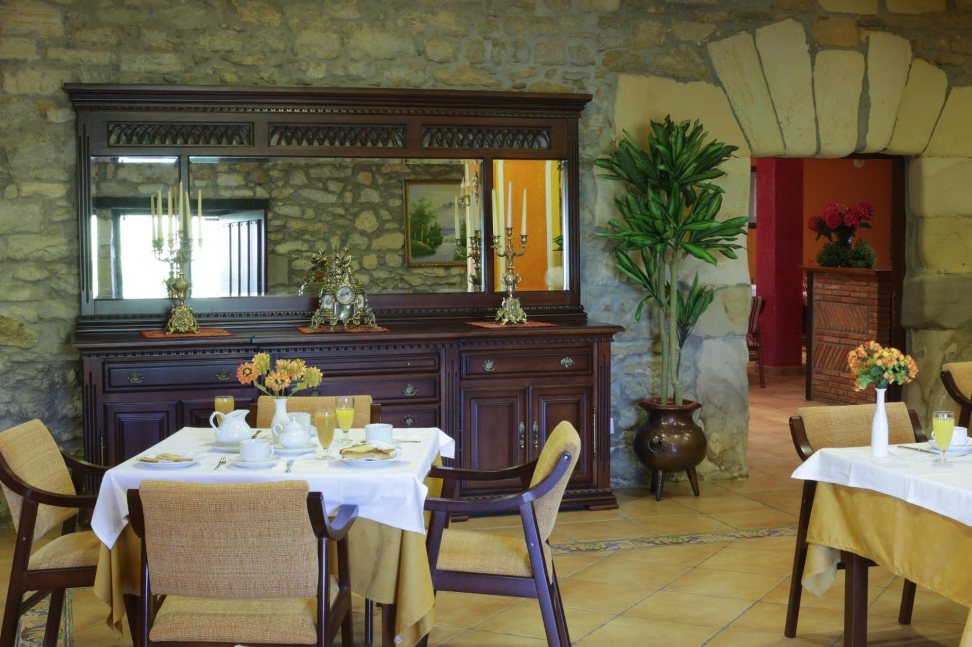 Hotel Casona Los Caballeros Santillana del Mar Extérieur photo