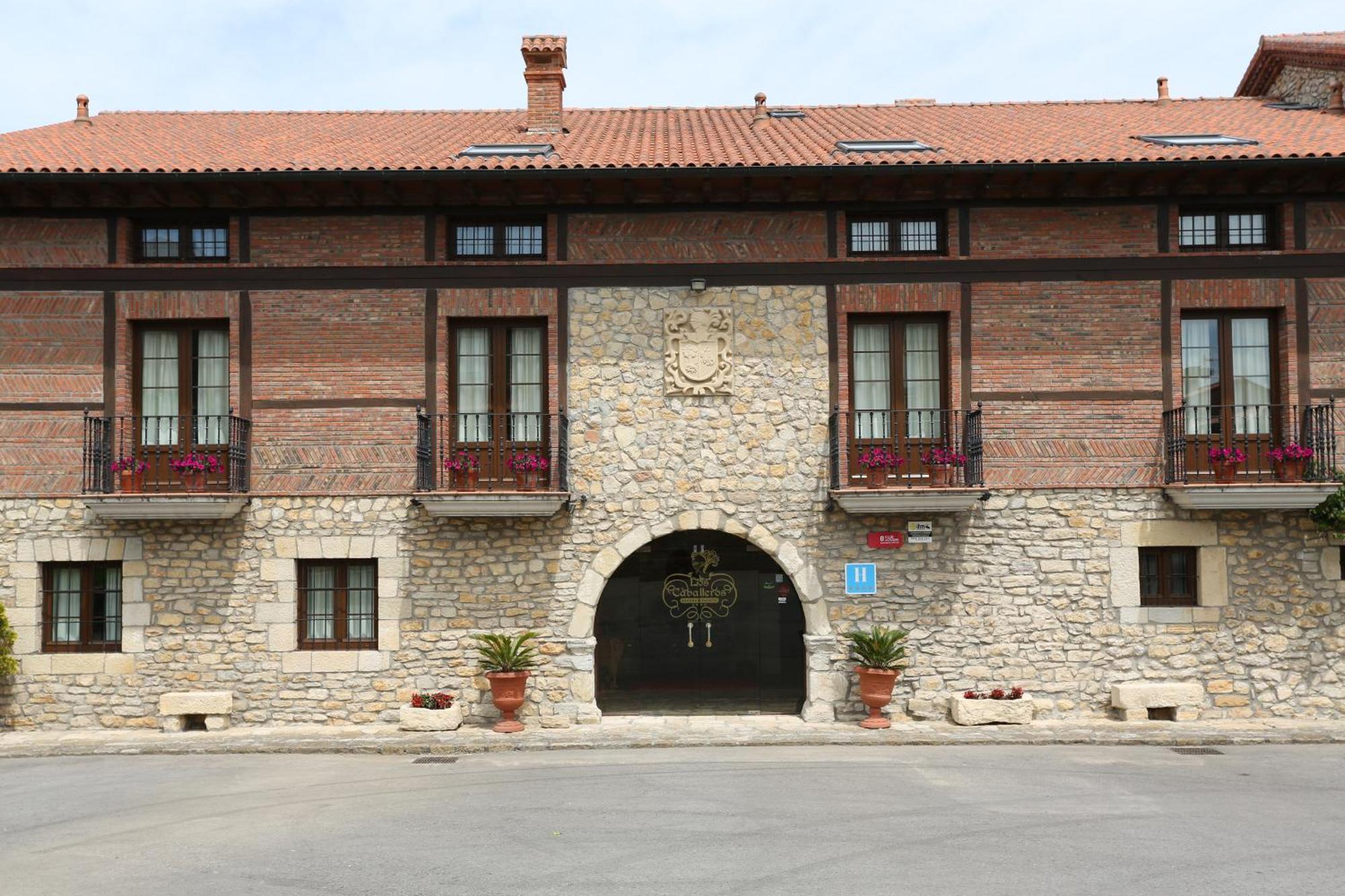 Hotel Casona Los Caballeros Santillana del Mar Extérieur photo
