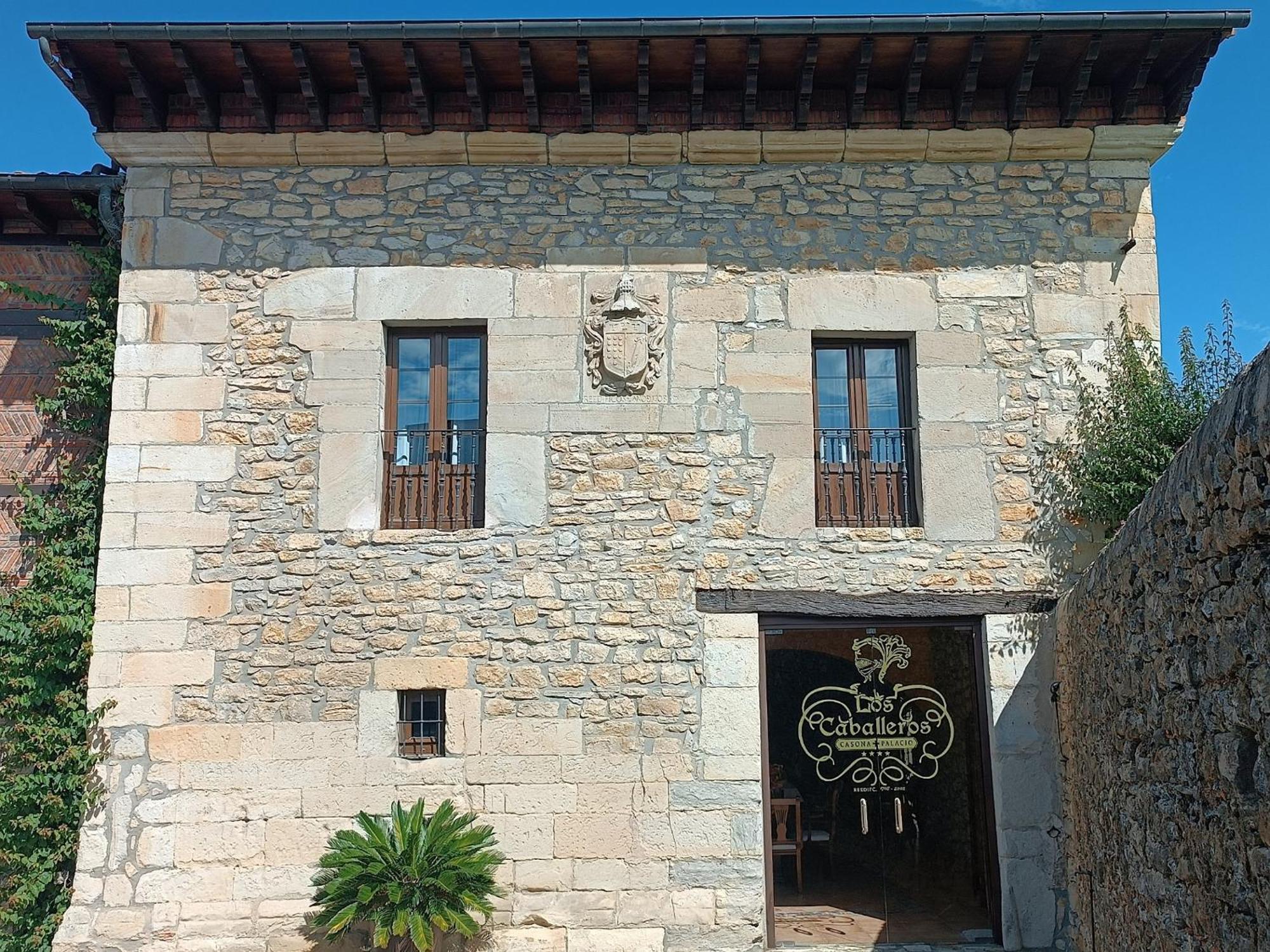 Hotel Casona Los Caballeros Santillana del Mar Extérieur photo