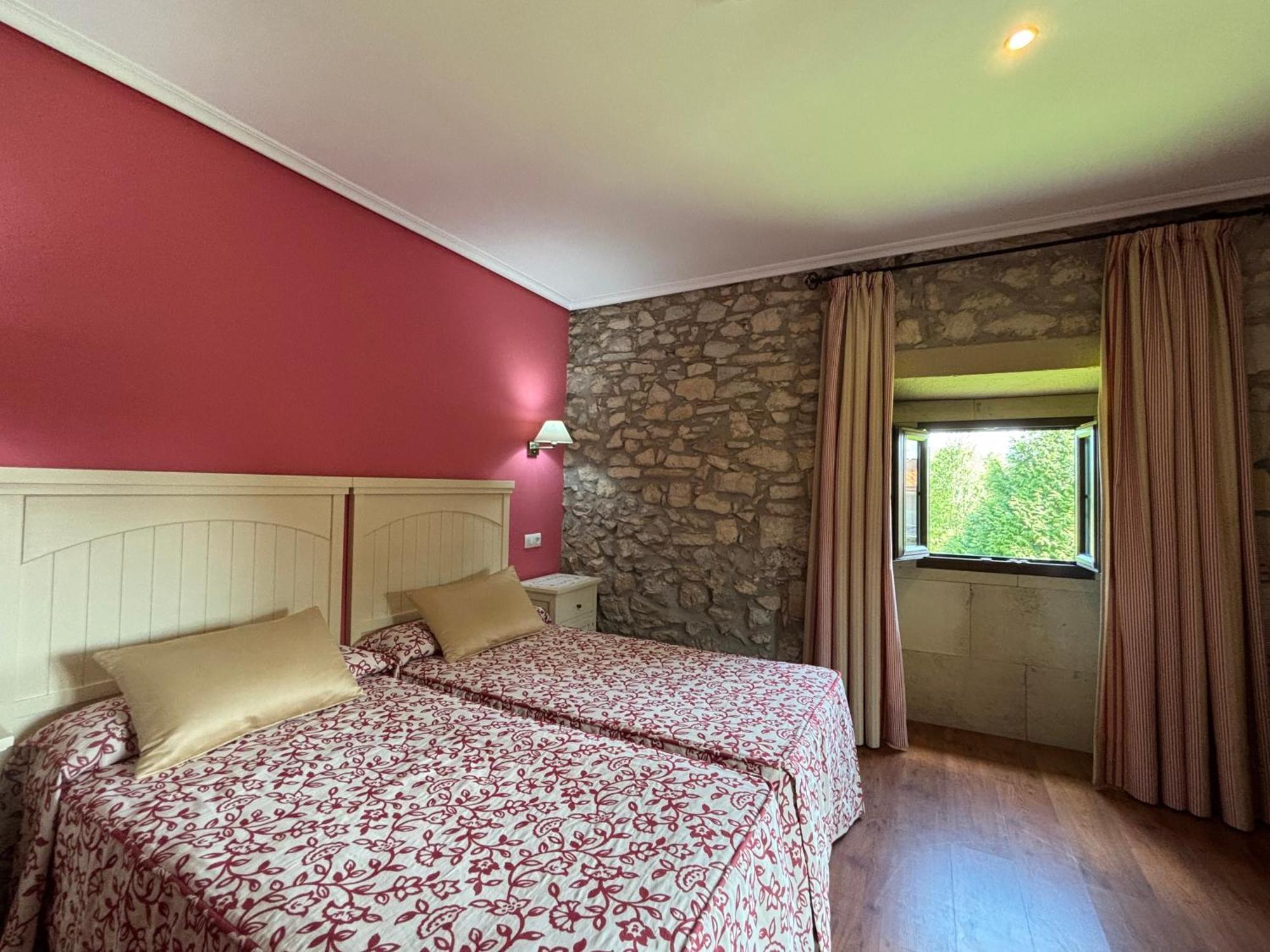 Hotel Casona Los Caballeros Santillana del Mar Extérieur photo