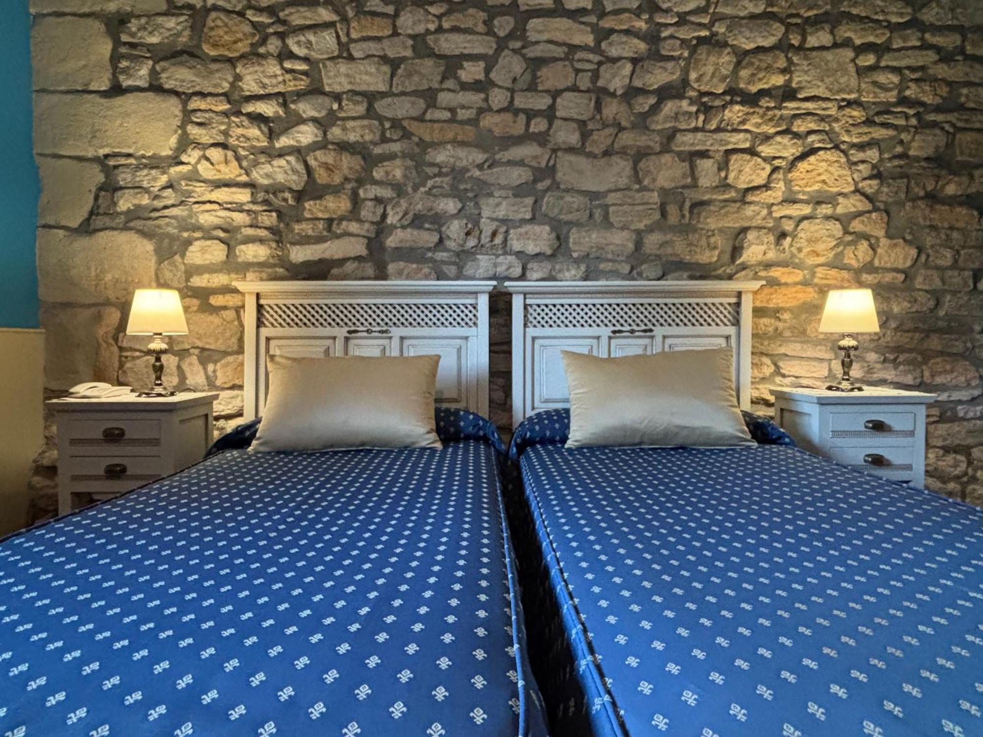 Hotel Casona Los Caballeros Santillana del Mar Extérieur photo