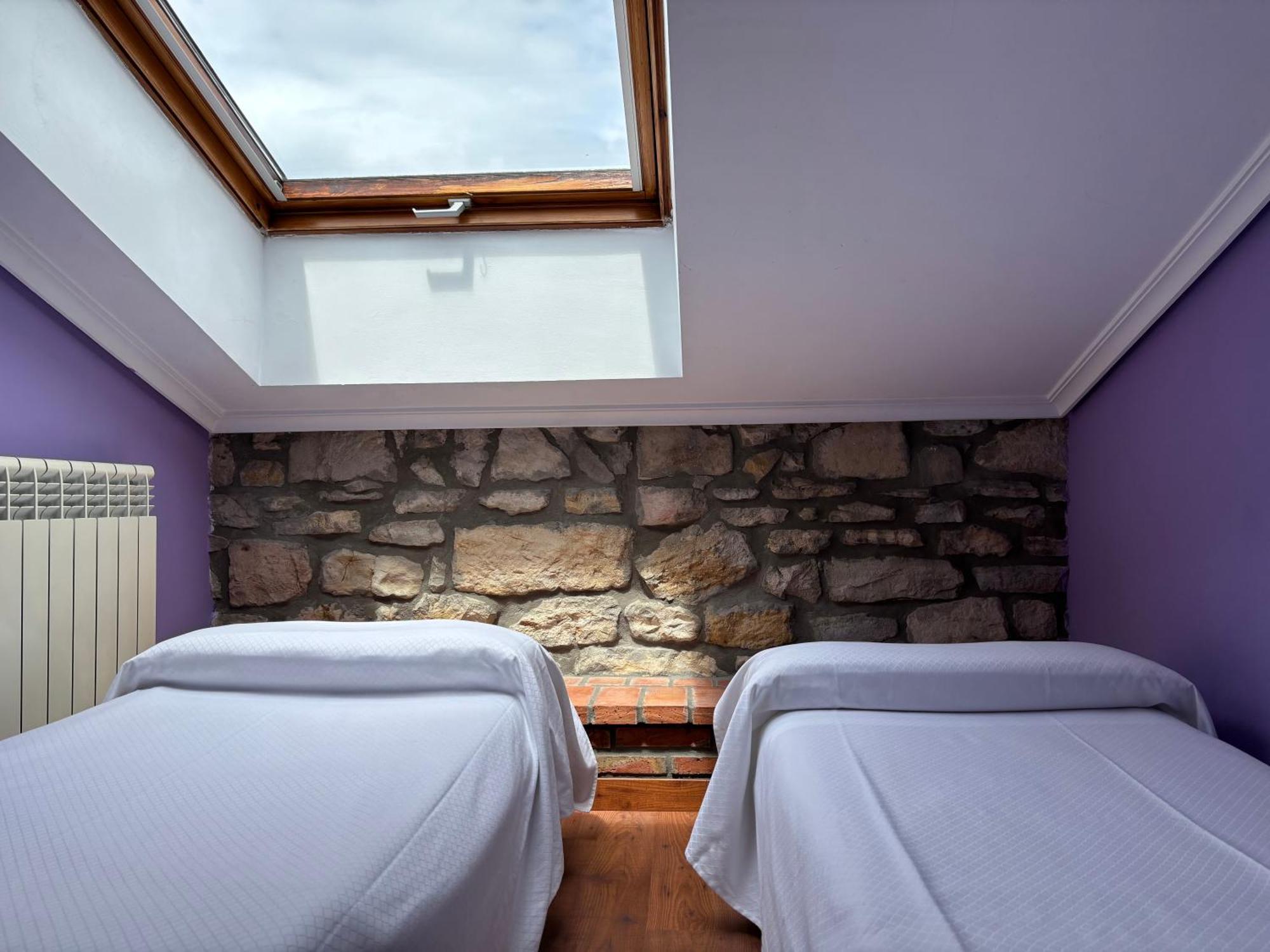 Hotel Casona Los Caballeros Santillana del Mar Extérieur photo