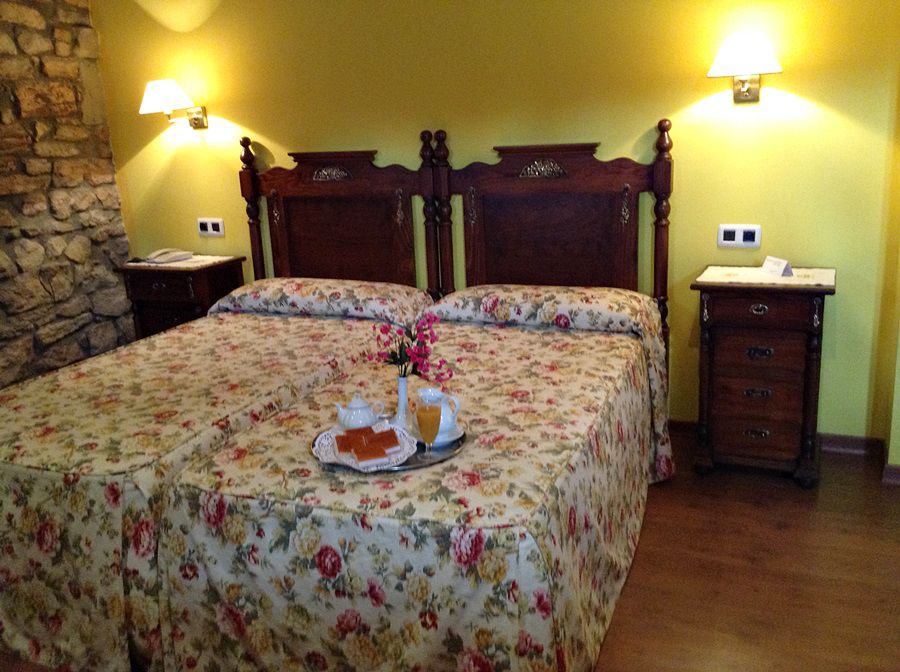 Hotel Casona Los Caballeros Santillana del Mar Extérieur photo