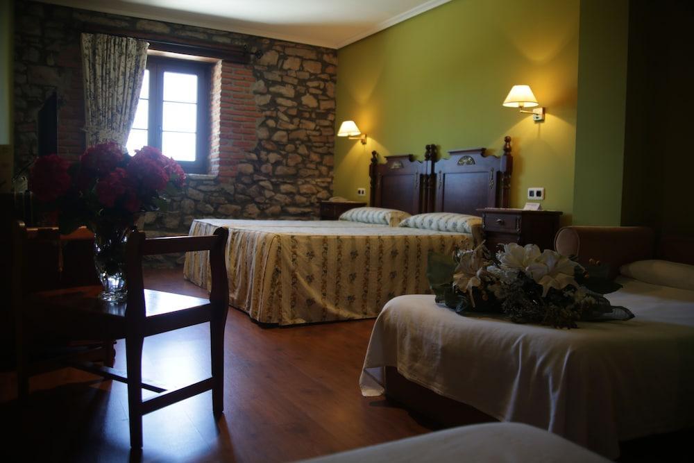 Hotel Casona Los Caballeros Santillana del Mar Extérieur photo
